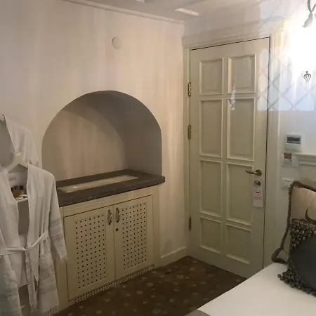 Siyah Lale Cunda * Sakarya (Aegean)